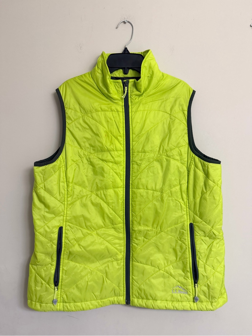 L.L.Bean Women’s Quilted Vest XL Lime Green Neon Full Zip - Picture 2 of 8